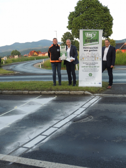 Gruppenfoto bei Markierungsarbeiten 