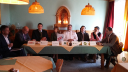 Teilnehmer/innen Pressekonferenz